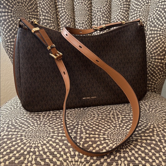 Michael Kors Handbags - Michael Kors Brown and Cream Interior Bag